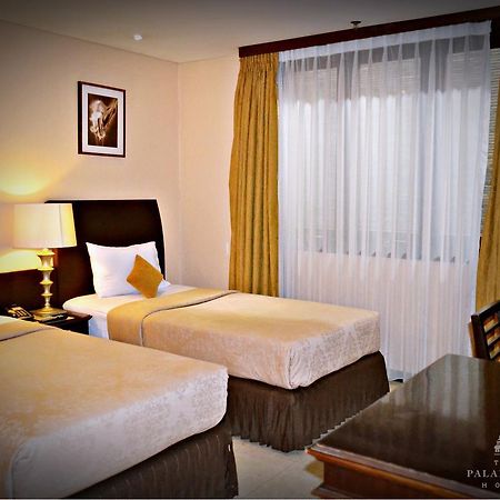 The Palais Hotel Dago Bandung Exterior foto
