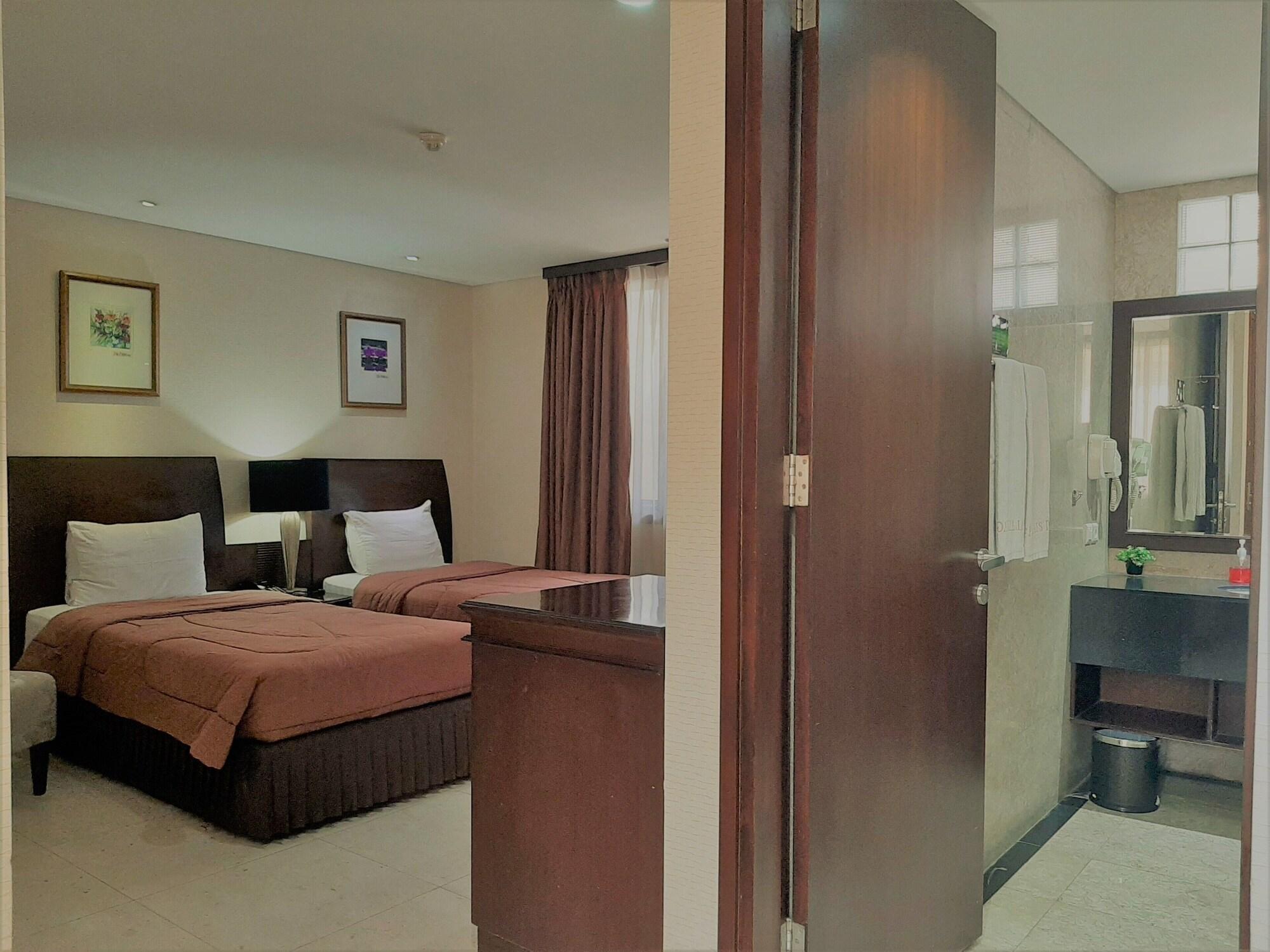 The Palais Hotel Dago Bandung Exterior foto