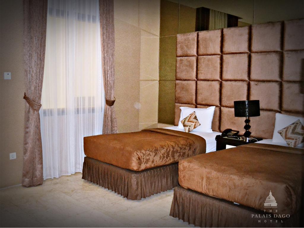 The Palais Hotel Dago Bandung Exterior foto