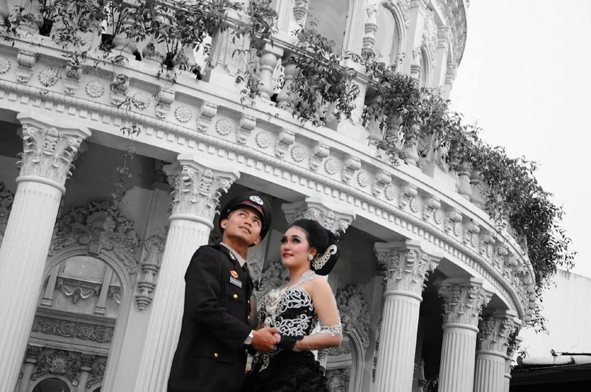 The Palais Hotel Dago Bandung Exterior foto